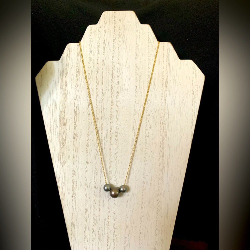 10. Trinity Tahitian Pearl Necklace